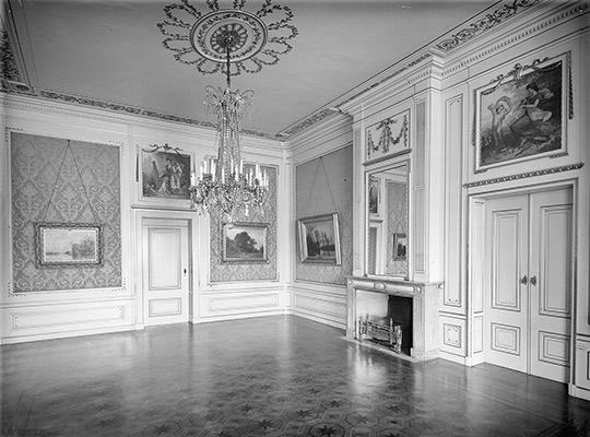 Parquet flooring on the move: from ballroom to theatre foyer