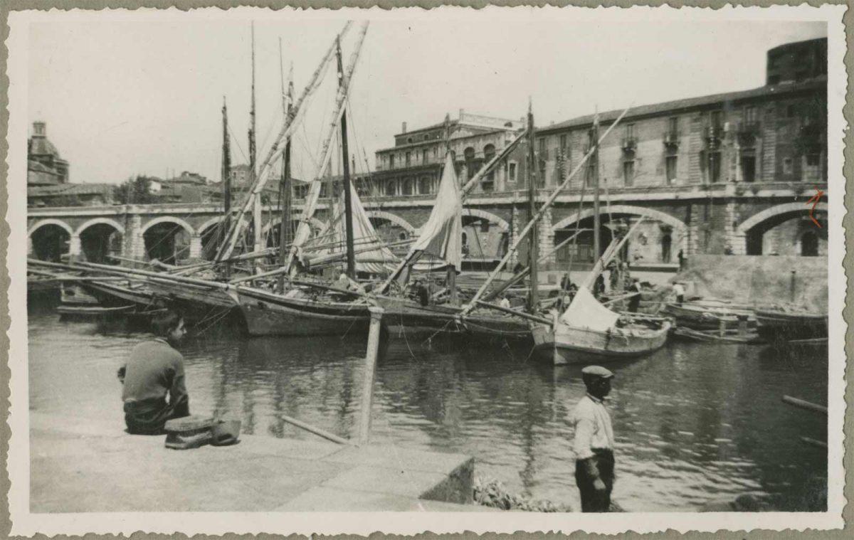 Catania, 3 or 4 May 1936. Photo by M.C. Escher from the 1936 travel album