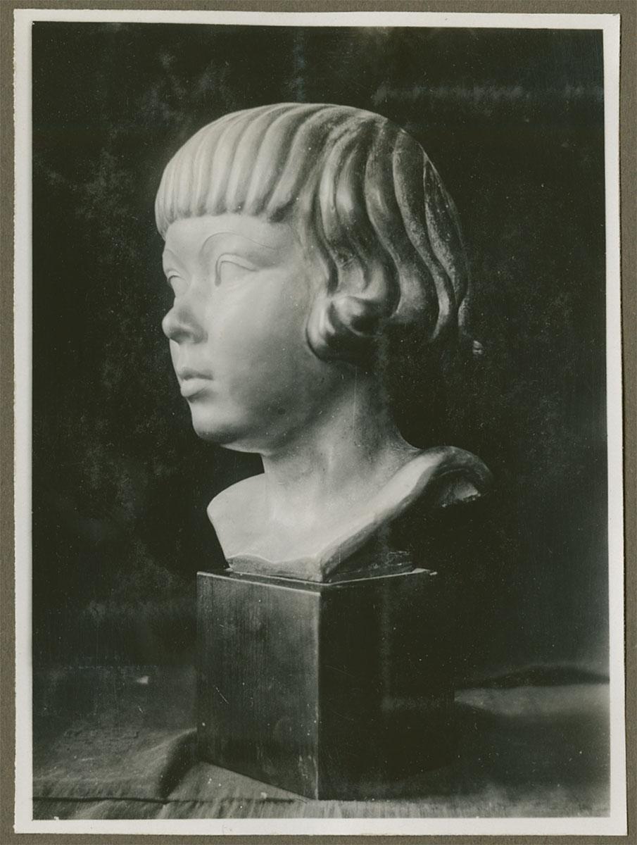 The bust by Mario Montemurro