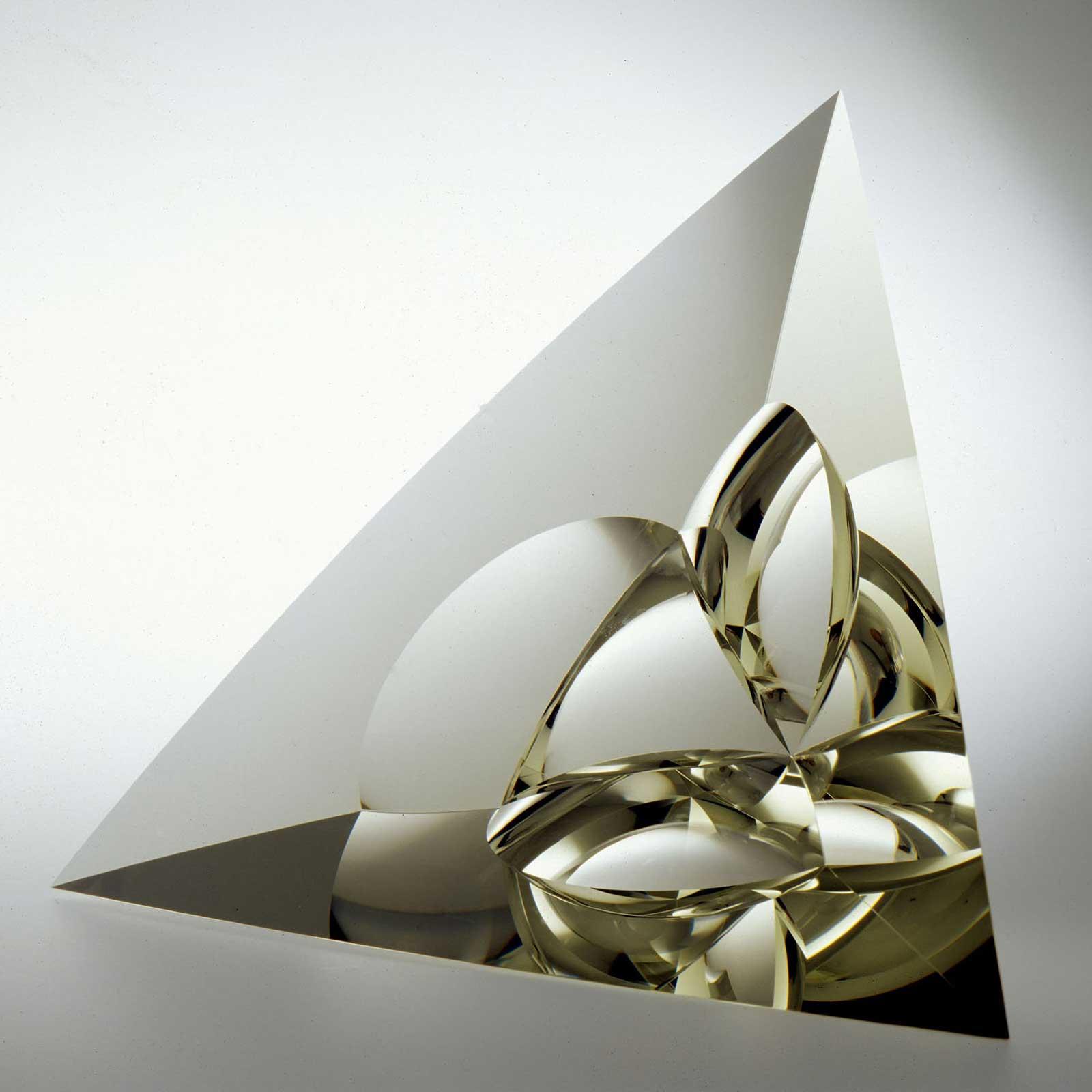 Lubomír Arzt, Champagne, 2000, optical glass, cut and polished. Collection Kunstmuseum Den Haag, long-term loan Stichting Modern Glas