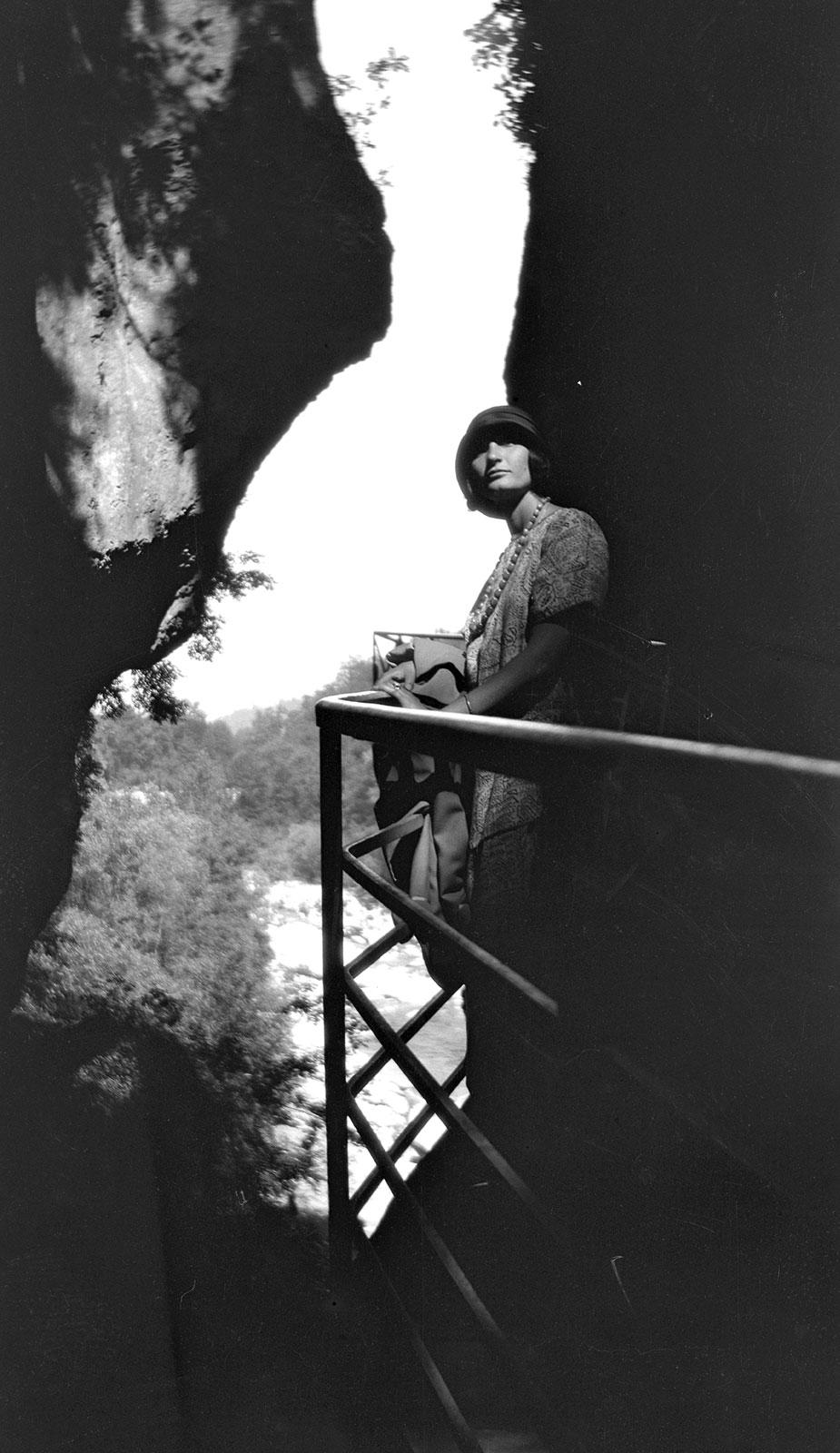 Jetta Escher-Umiker bij de Gorges du Fier, 3 juli 1924