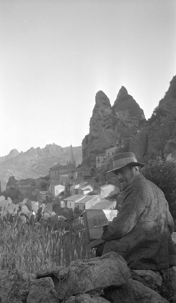 Giuseppe Haas-Triverio with view of Pentedatillo, 9 May 1930