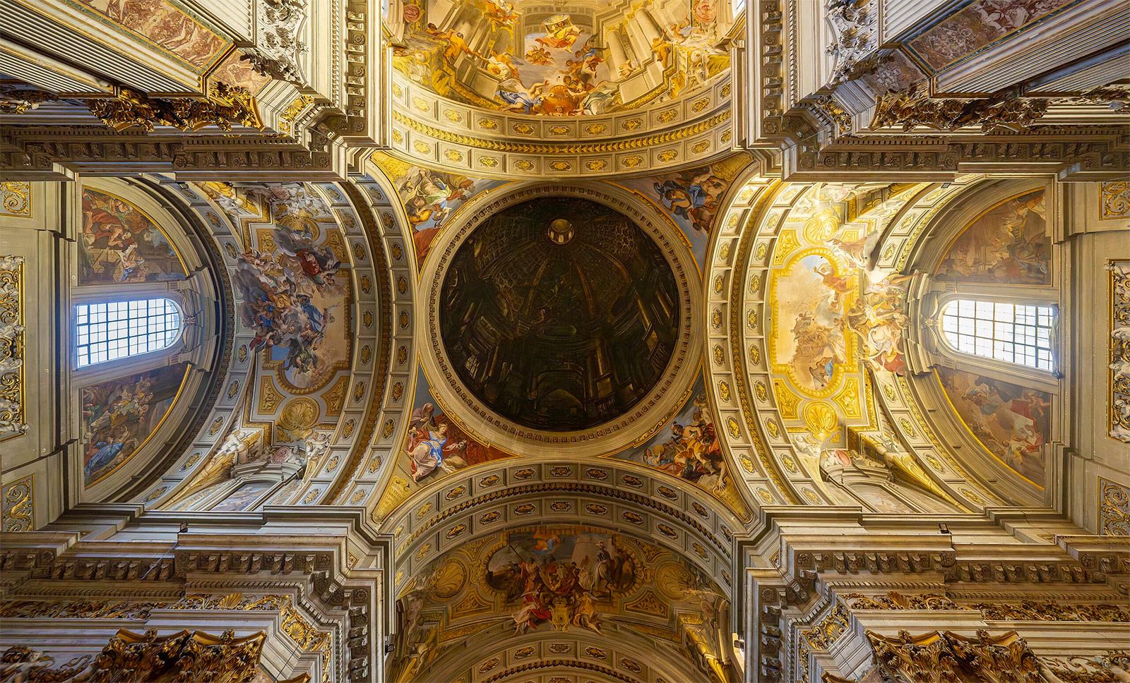 <p>Andrea Pozzo, trompe-l’oeil ceiling in the Sant'Ignazio church in Rome, 1865. Photo: Fiat 500e, CC BY 4.0, via Wikimedia Commons</p>