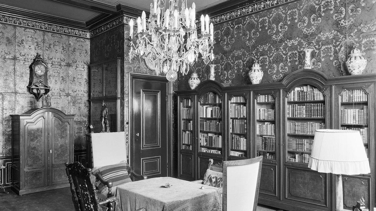 Bibliotheek van Paleis Lange Voorhout, 1967. Fotograaf: Gerard Dukker. Collectie Rijksdienst voor het Cultureel Erfgoed