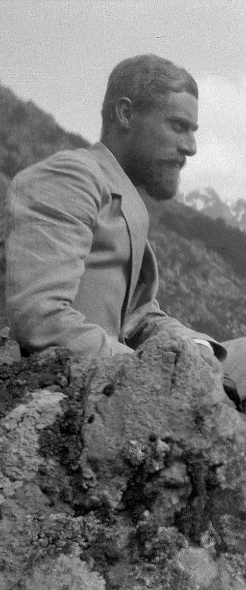 M.C. Escher op de Col de Bavella, op reis van Corte naar Bonifacio, Corsica, 3 juni 1928
