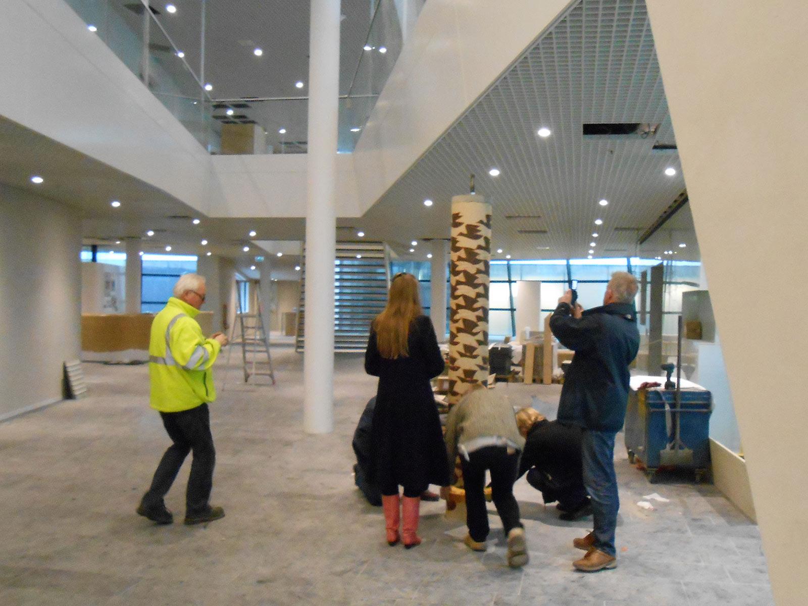 <p>Siting the column in the office complex of North Holland’s provincial authority, January 2013</p>