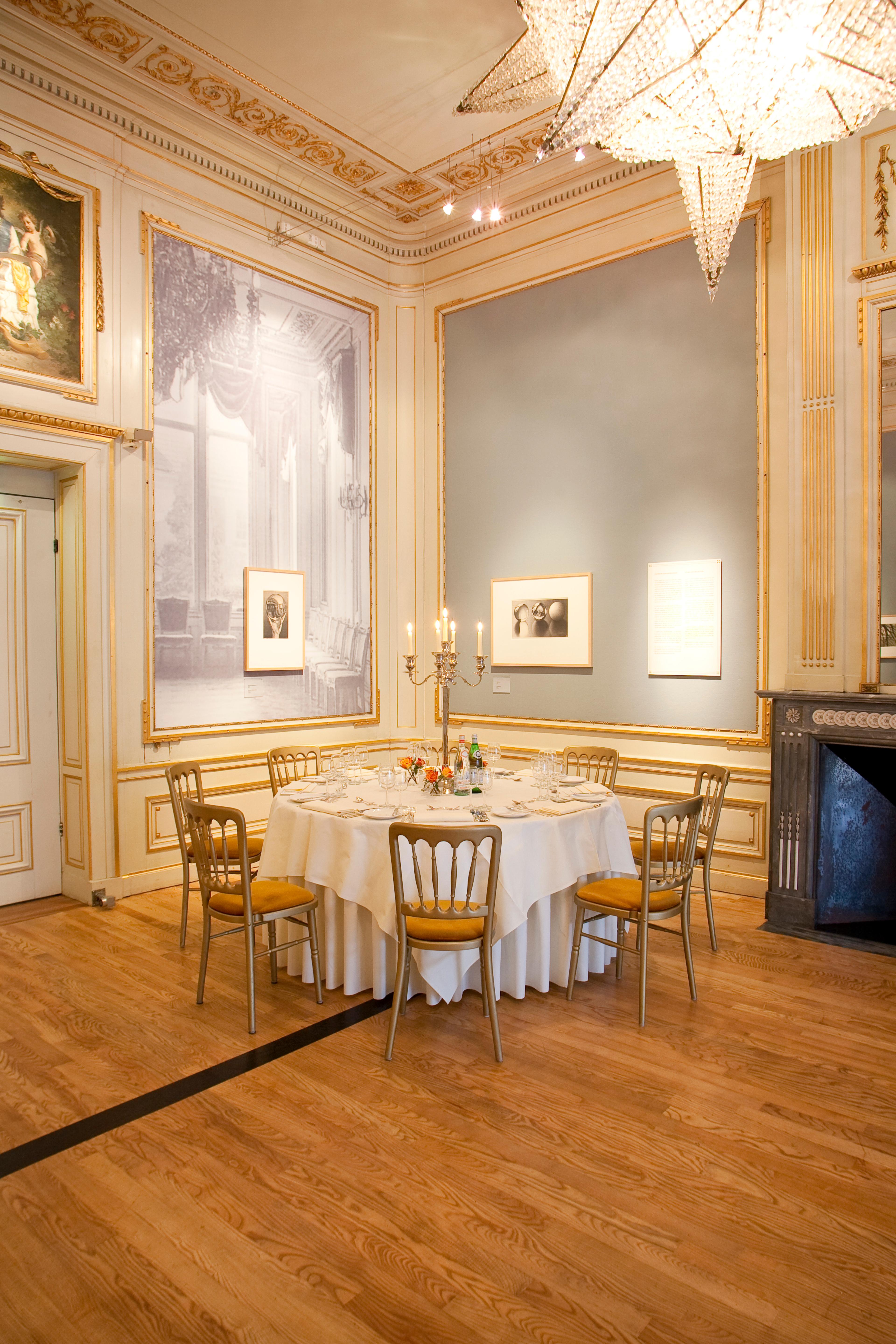 An evening at the palace