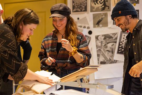 Maak een linosnede en druk die af op je eigen canvas tas! - UITVERKOCHT